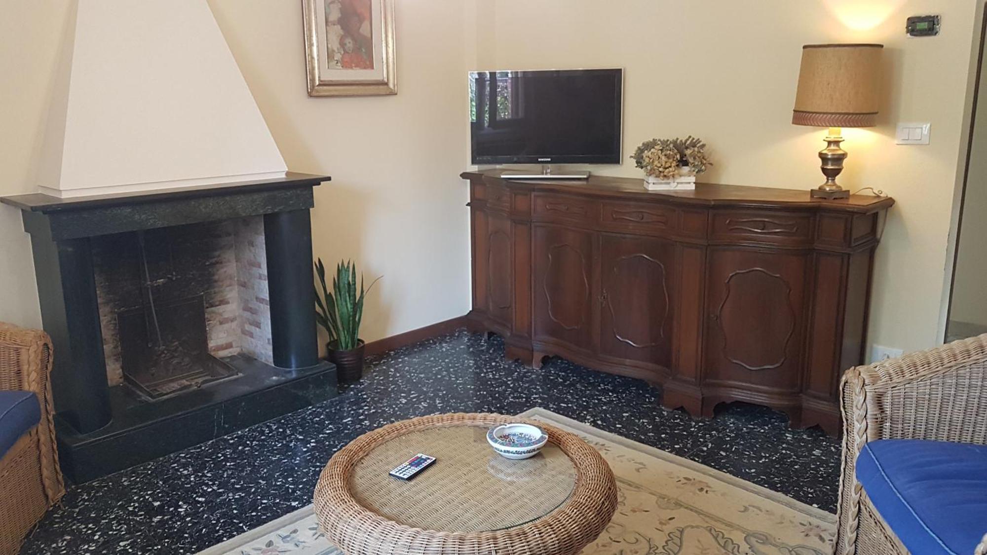 Ferienwohnung Il Caminetto Di Mario Saló Exterior foto